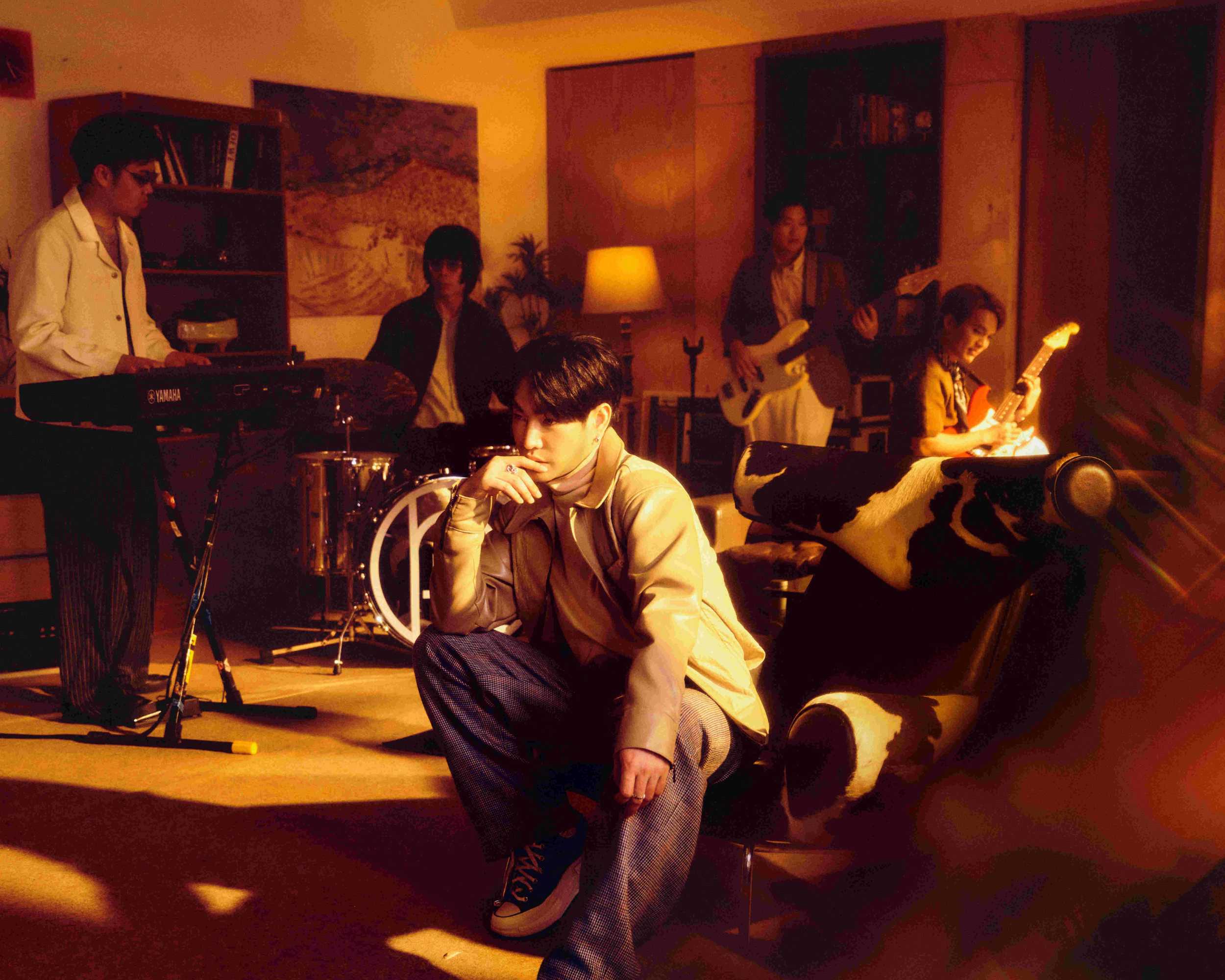 “เป๊ก‑ผลิตโชค” ปล่อย MV. “รักกันครั้งสุดท้าย (One More Time)” ถ่ายทอดความเจ็บปวดของคนที่ติดอยู่ในวังวนความคิดถึง… เศร้า ฟูมฟายจนคนฟังน้ำตาคลอ!