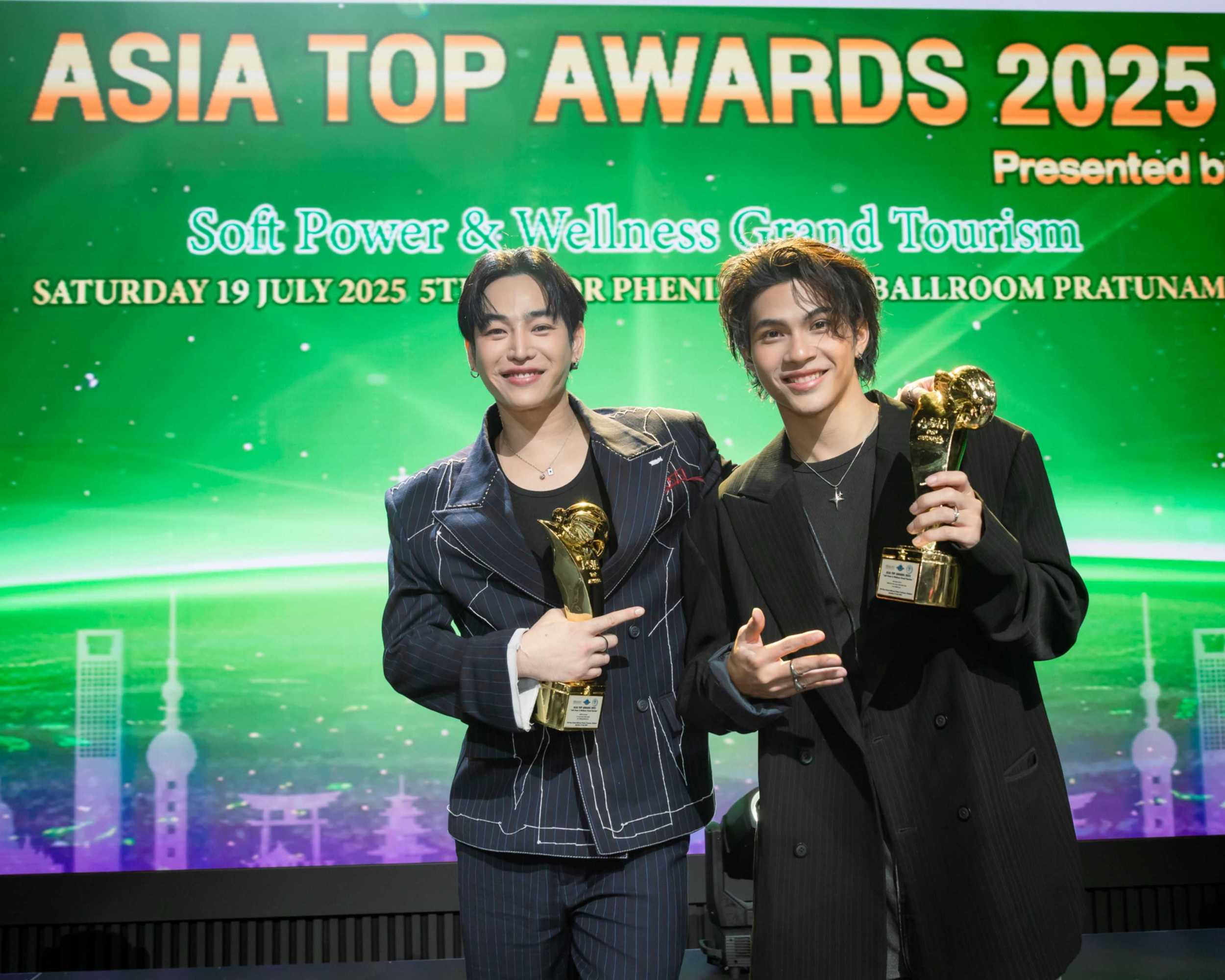 ฮอตไม่หยุด! “เป๊ก ผลิตโชค” และ “สมุย” รับรางวัล Asia Top Awards 2025