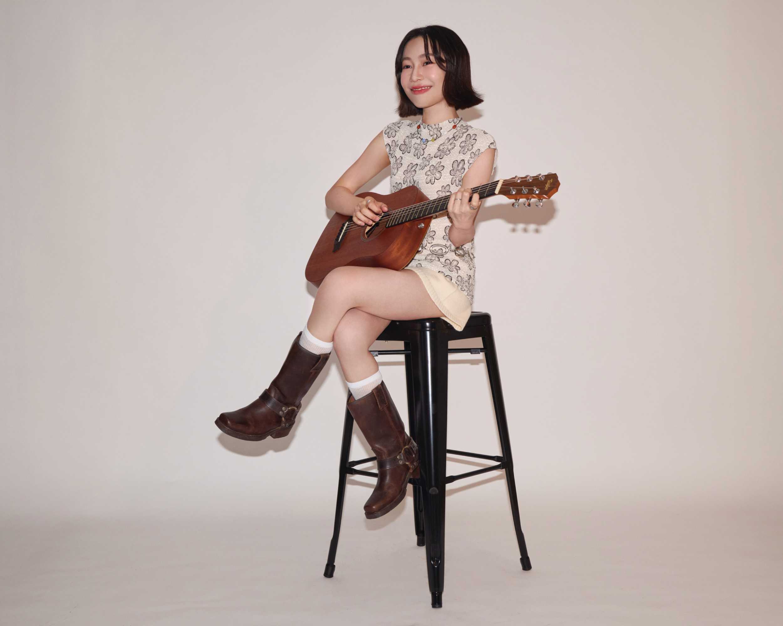 rari เปิดตัวแรงในฐานะศิลปิน HolyFox กับเพลง “ครึ่งทาง” ที่พกสกิลแต่งเองทุกคำ ทุกเมโลดี้เจ็บและบาดลึก