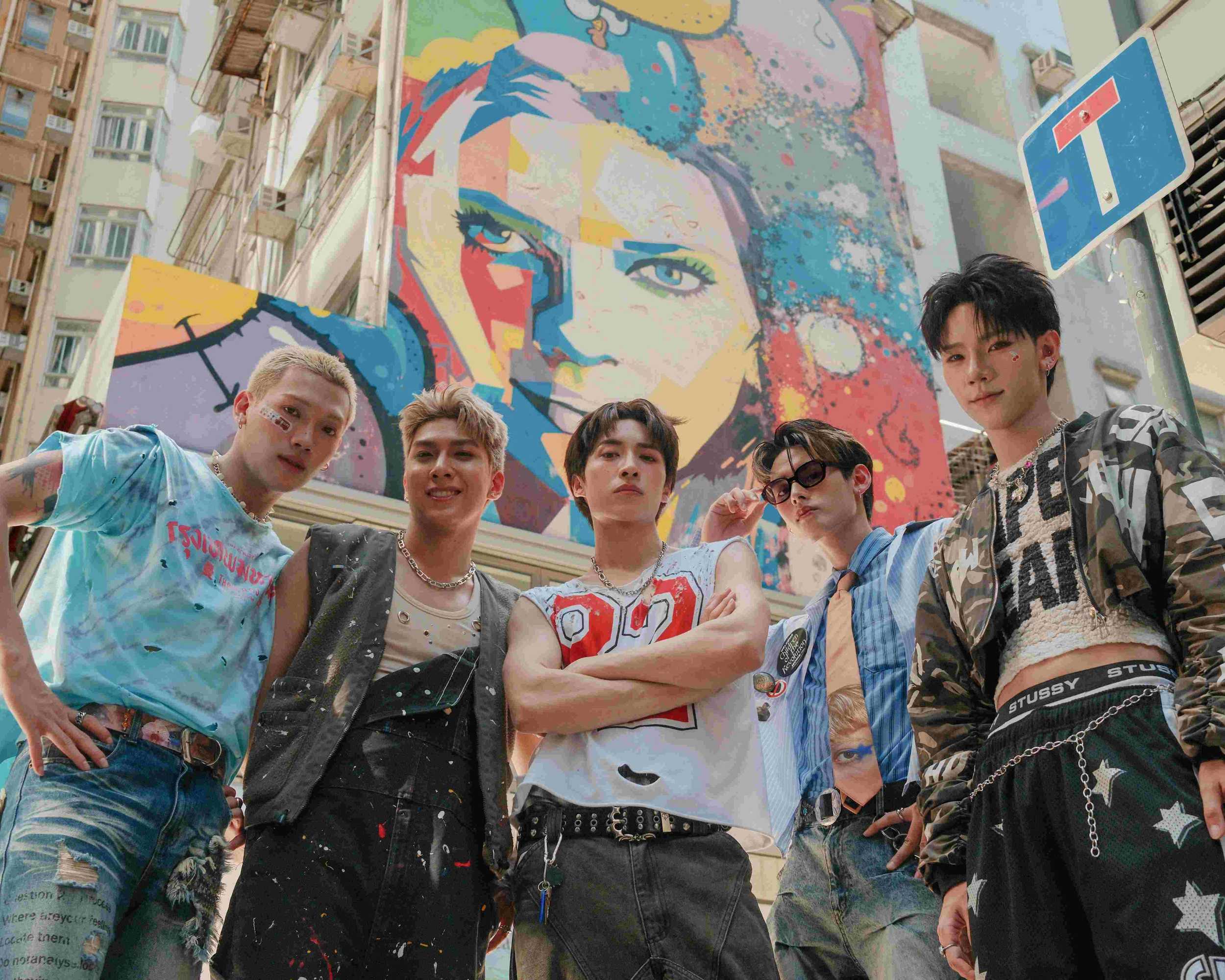 “PERSES” ขนเซอร์ไพรส์โชว์พิเศษ “ห้ามขยับจับนะ (FREEZE)” ระเบิดความสนุกกลาง ‘ฮ่องกง’ ในรายการ “Thailand Music Countdown” 