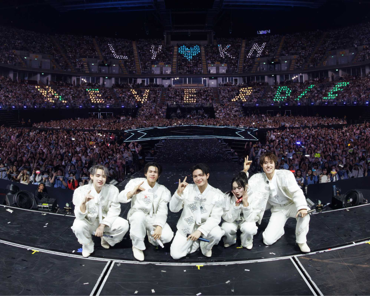“LYKN” โคตรโฮ่ง โคตรทึ่ง! พิสูจน์ความสามารถไร้ขีดจำกัด ระเบิดความมันส์ สะเทือน อิมแพ็ค อารีน่า ในงาน “LYKN DUSK & DAWN CONCERT” 2 วันเต็มอิ่ม ฮอตเกินต้านพุ่งขึ้น X TRENDS “อันดับ 1” ของโลก!