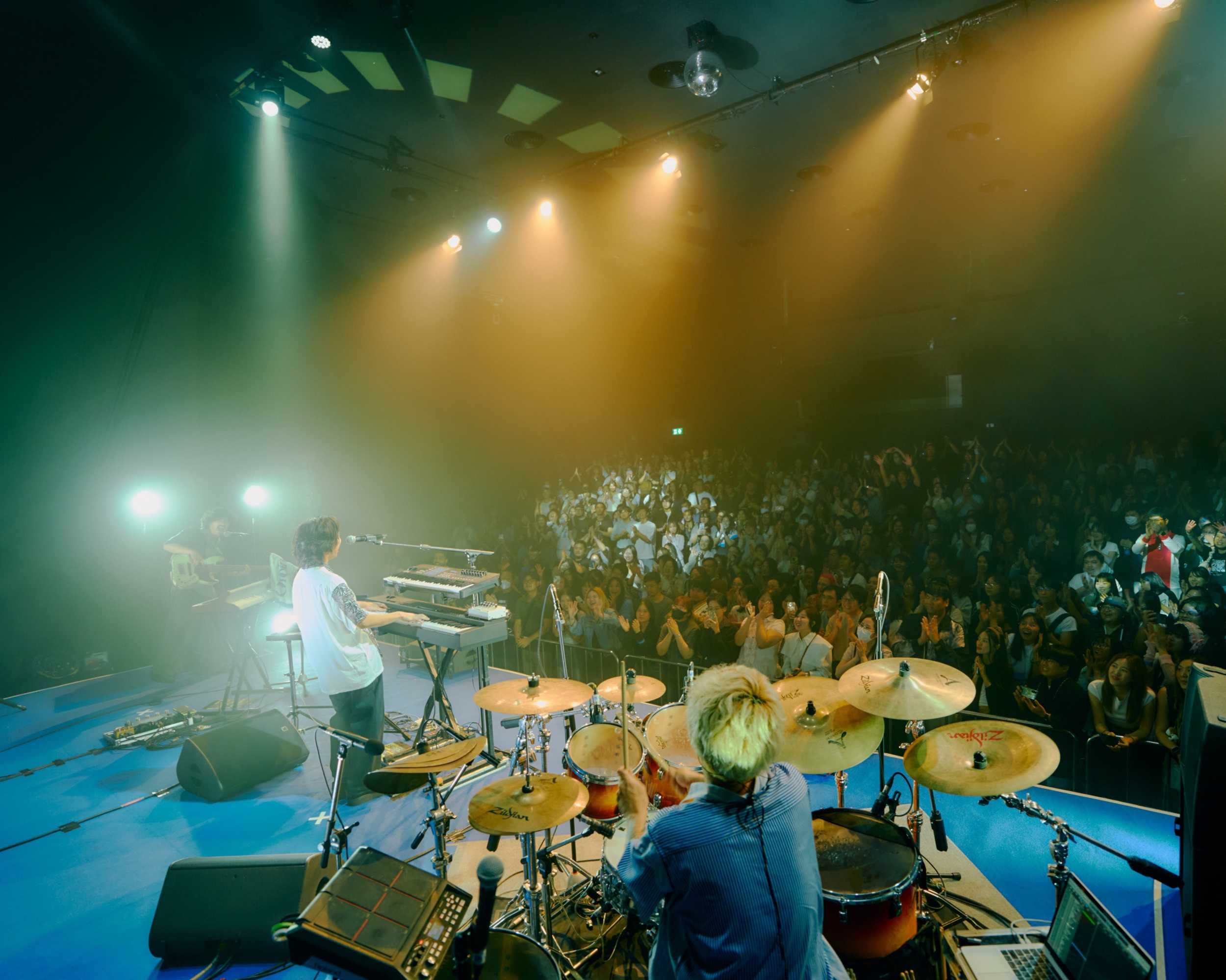 เหนือคำบรรยาย Omoinotake ส่งพลังการแสดงสดสมการรอคอยใน “Omoinotake One Man Live in Taipei & Bangkok”