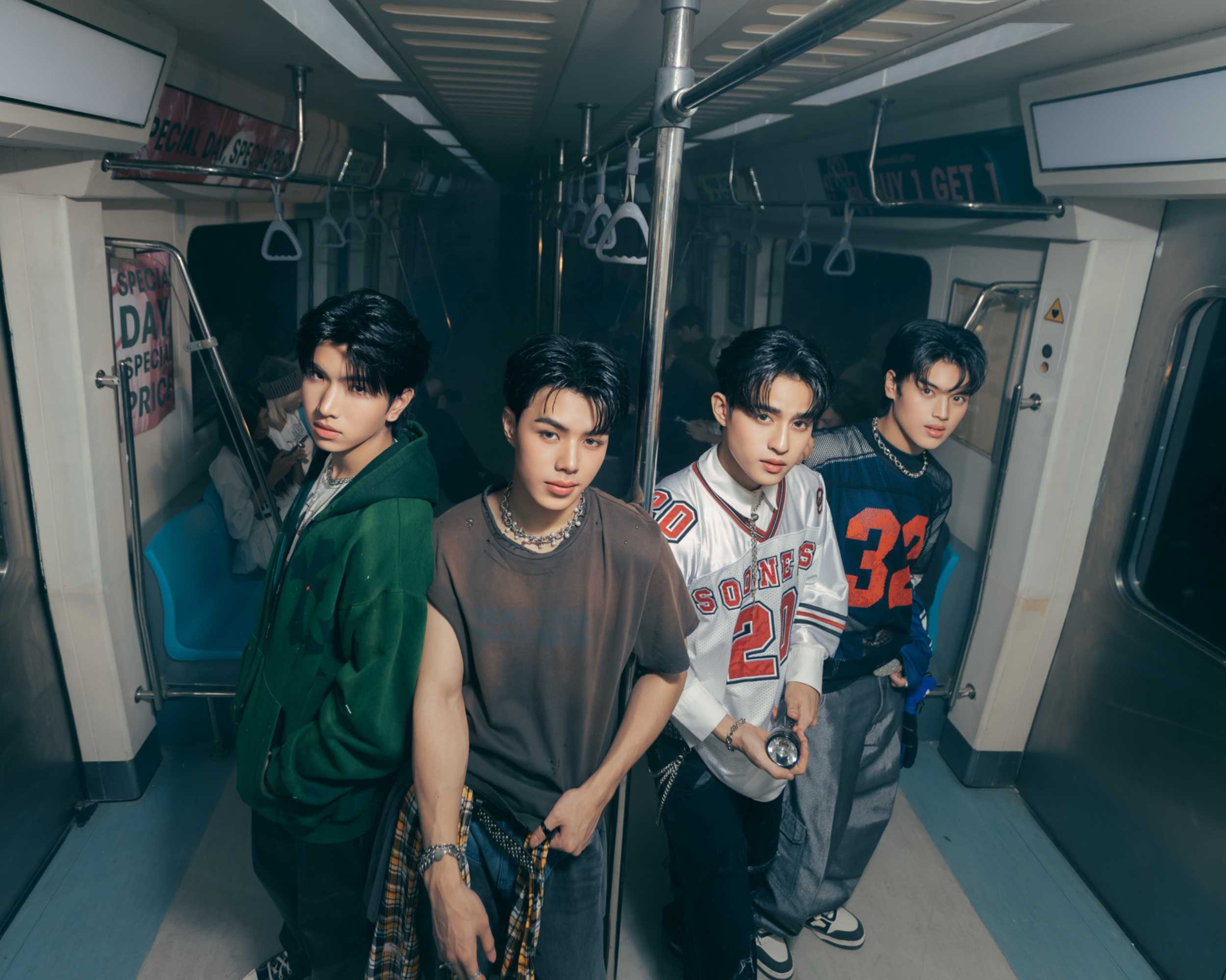 “RISER MUSIC” เปิดตัวบอยกรุ๊ปน้องใหม่ “CLO’VER” (โคล-เวอร์) 4 หนุ่มลัคกี้ไอเทม “BARCODE, KEEN, ASHI, AUNGPAO” พร้อมเดบิวต์ซิงเกิลของคนชอบใส่ใจ “คนคุ้นคอย”​ (Next To You) ได้ “URBOYTJ” มานั่งแท่นโปรดิวเซอร์