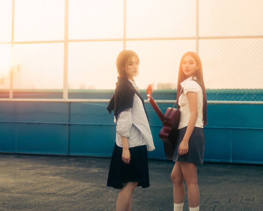 สุดปัง “EMIBONNIE” ศิลปินดูโอ้คู่แรก จาก “RISER MUSIC” พร้อมส่งซิงเกิลเดบิวต์ “ยิ่งชิดยิ่งคิด” (Fall For You) ให้คนที่กำลังตกหลุมรักคนใกล้ตัว