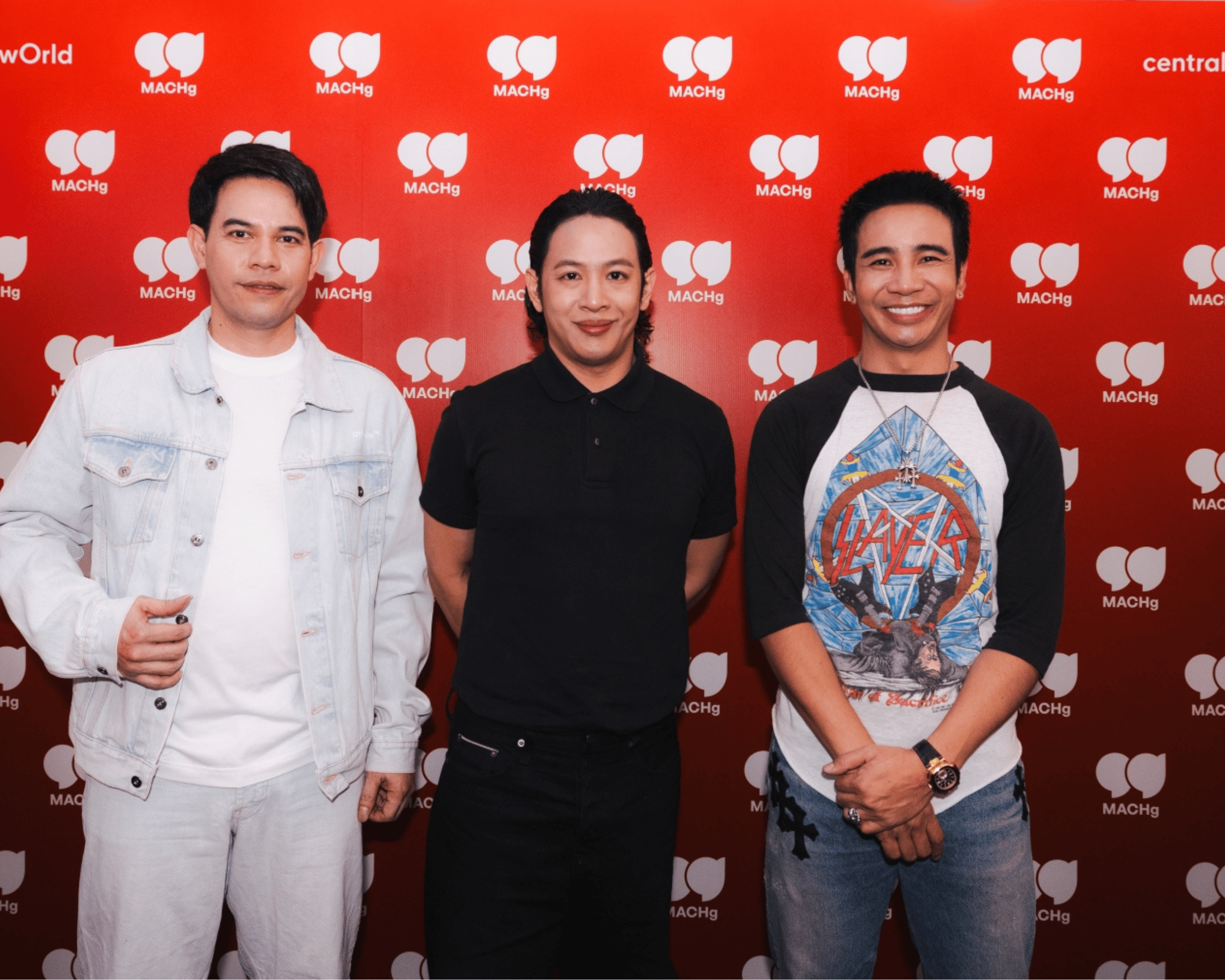 3 ศิลปินใหม่ค่าย MACHg “หนุ่ม กรรชัย – ชาชม เสาวคนธ์ – วิว นันท์นภัส” ผู้ชนะจากเวที Audition ภายใต้การดูแลโดยทีมผู้บริหารตัวท็อป ‘ก้อง ห้วยไร่’ และ ‘แบงค์–รัฐวิชญ์’ พร้อมด้วย ‘โอม–ปัณฑพล’