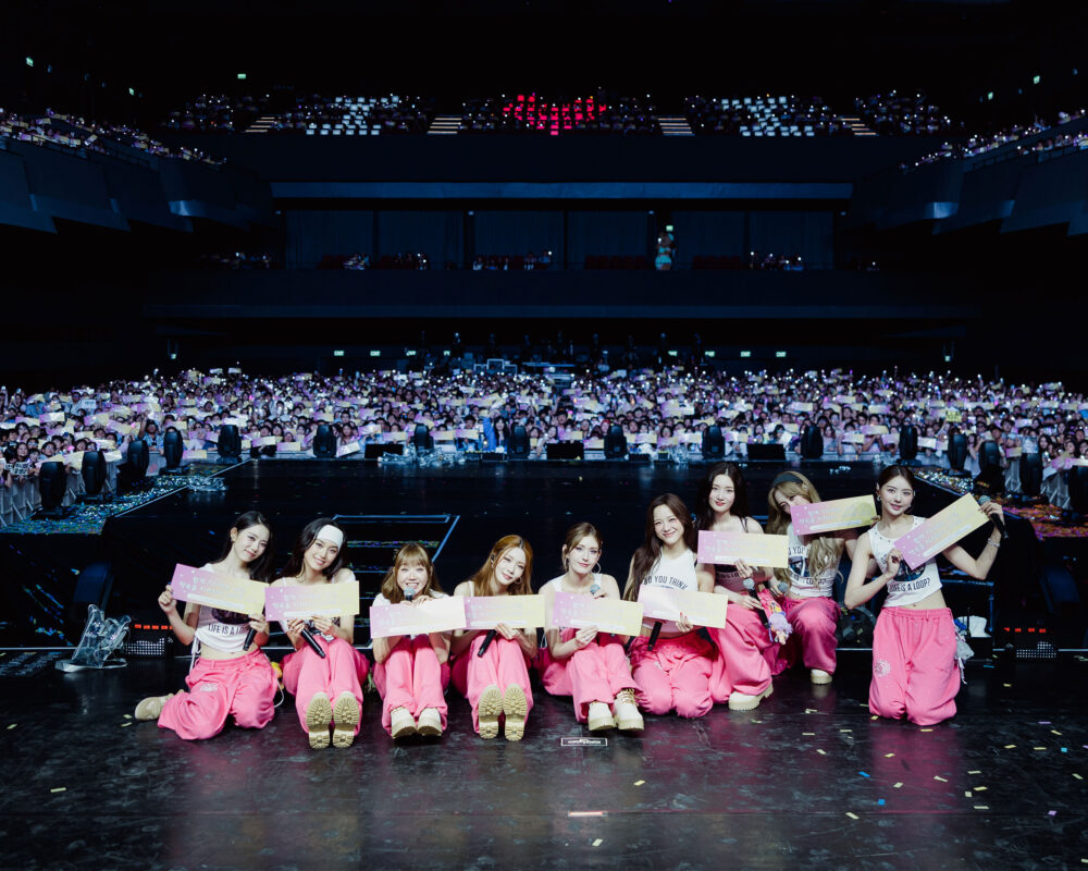 เก็บภาพบรรยากาศคอนเสิร์ต “2026 I.O.I Concert Tour: LOOP in BANGKOK” เมื่อวันที่ 6 มิถุนายน 2569 ณ IDEA LIVE, BRAVO BKK การกลับมารวมตัวกันอีกครั้งของ I.O.I เพื่อฉลองครบรอบ 10 ปี ท่ามกลางบรรยากาศอบอุ่นและสมการรอคอยของแฟนๆ